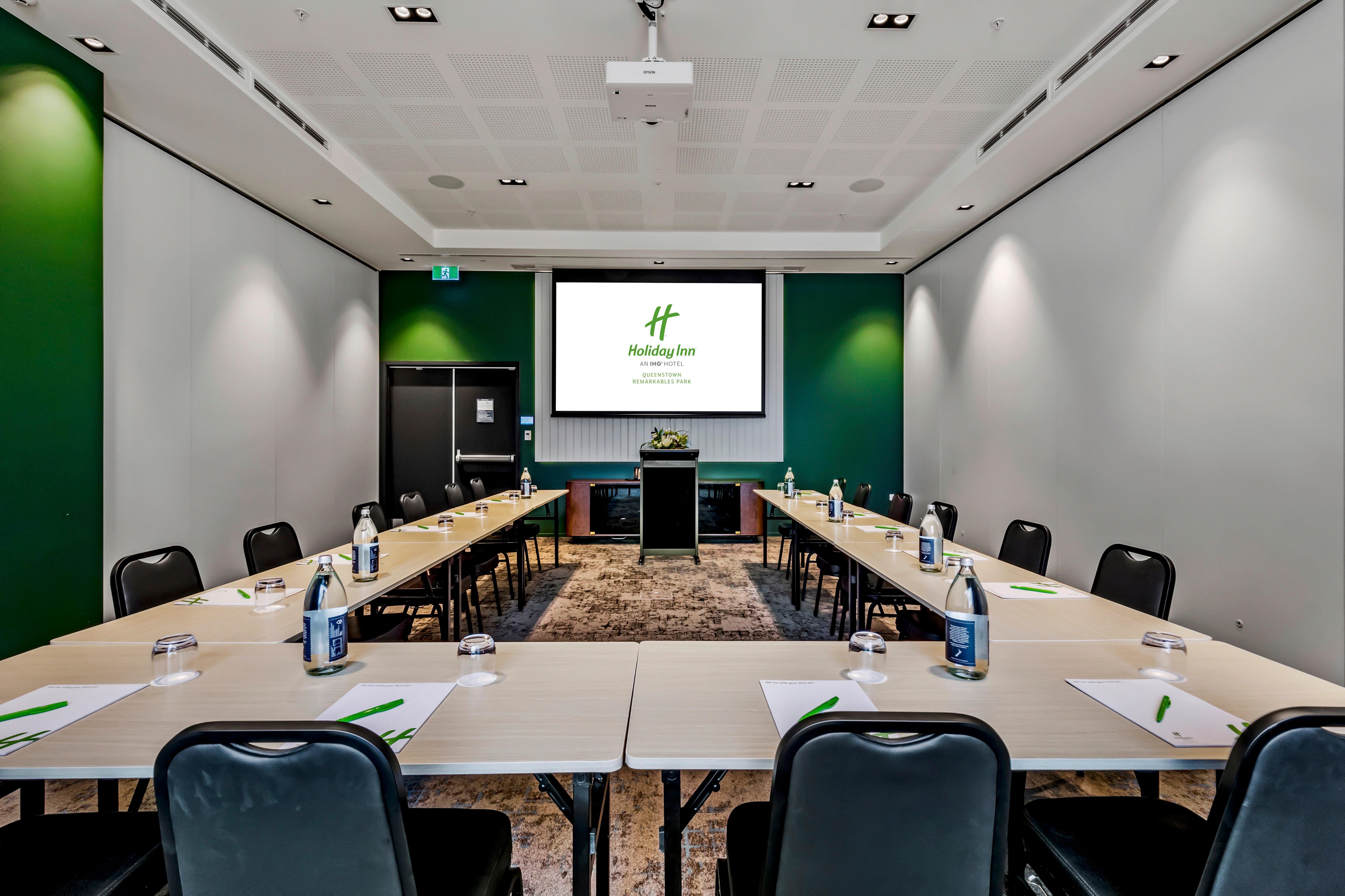 Holiday Inn Queenstown Remarkables Park ภายนอก รูปภาพ